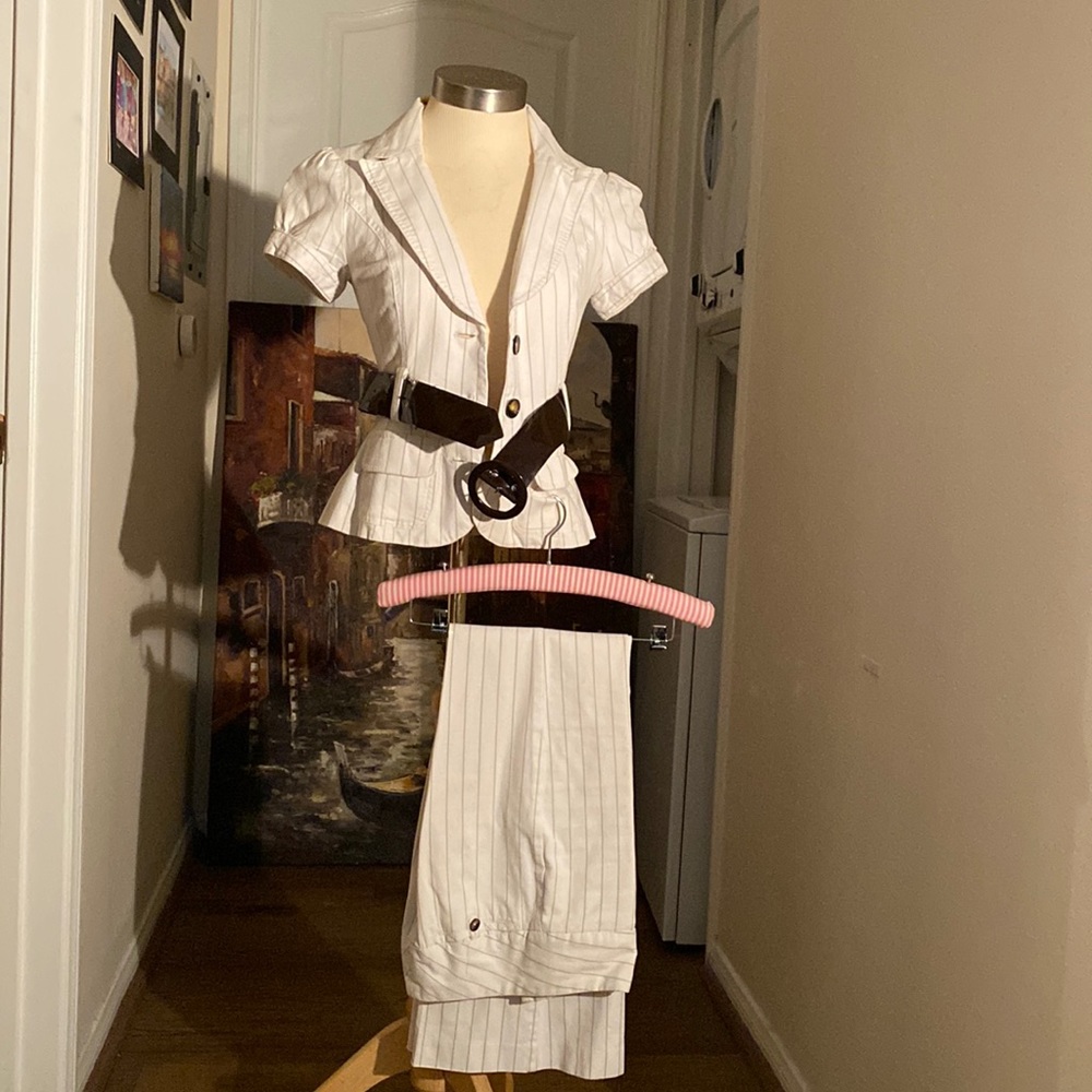 TWO sets of summary pants suits & a cropped white career jacket added bonus 🎈⭐️